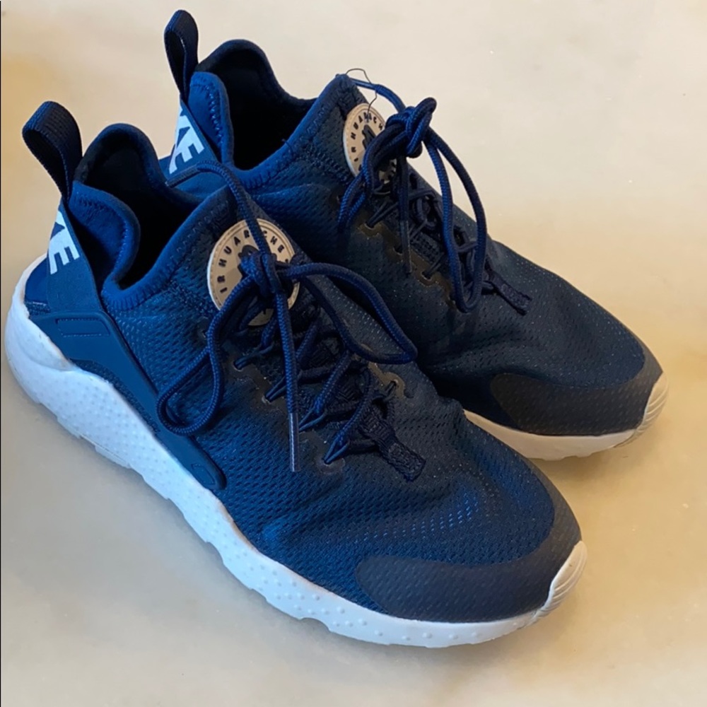 ⚜️ Nike Huarache navy blue athletic shoes